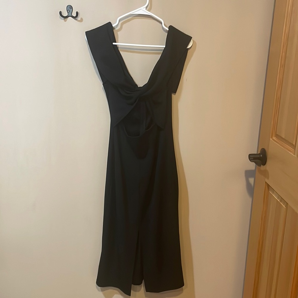 Lulus sz S black dress with front cutout